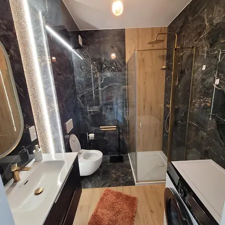 Lägenhet Artystyczny Apartament Picasso Design, Jezioro I Tv60 