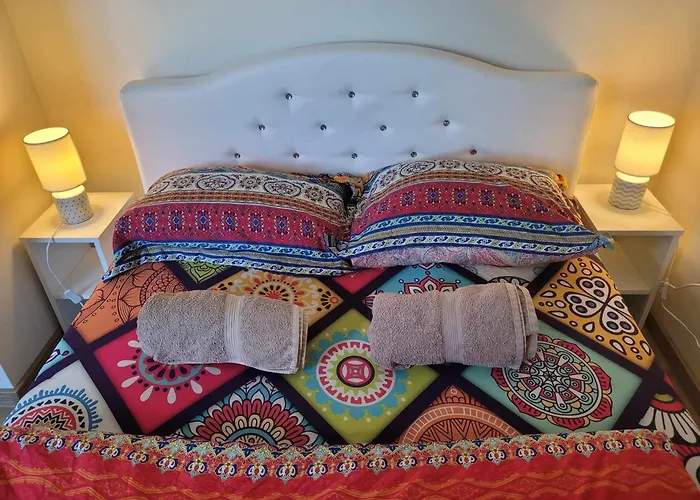 Artystyczny Picasso Design, Jezioro I Tv60 