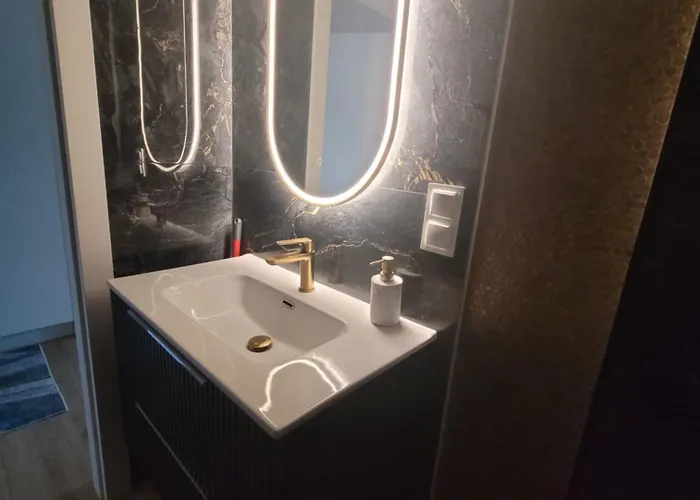 Artystyczny Picasso Design, Jezioro I Tv60 