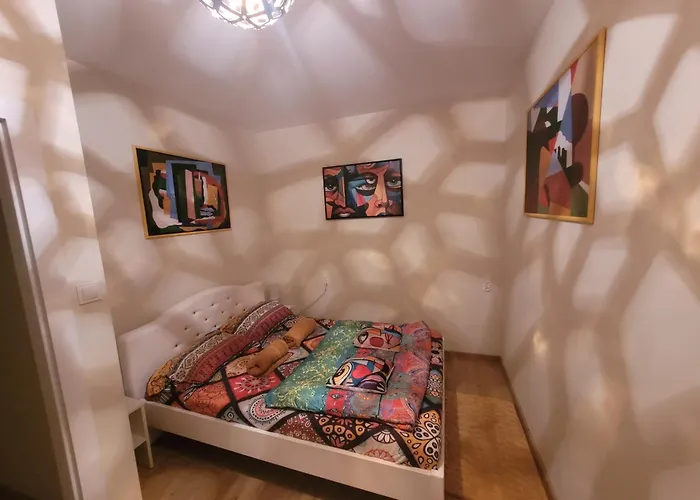 Artystyczny Picasso Design, Jezioro I Tv60 